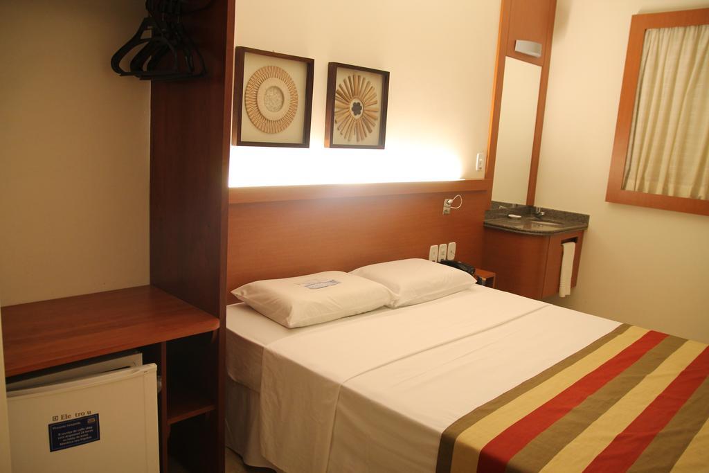 Orion Hotel Итумбиара Екстериор снимка