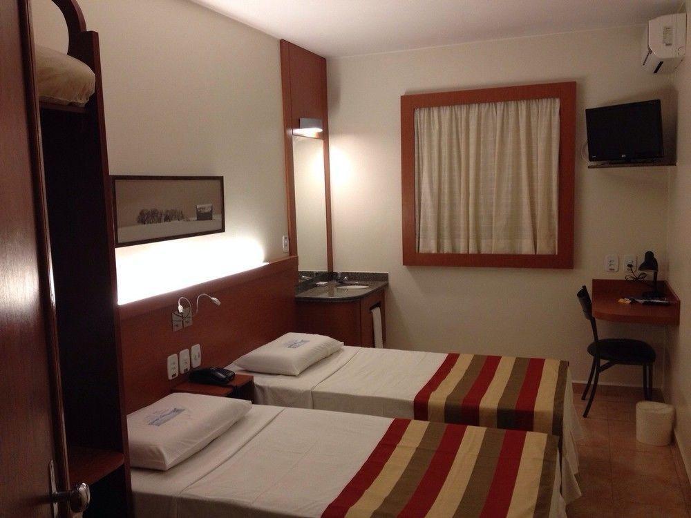 Orion Hotel Итумбиара Екстериор снимка